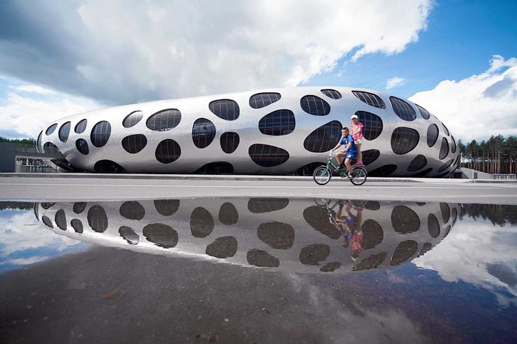 OFIS Architects 於鮑里索夫打造足球場