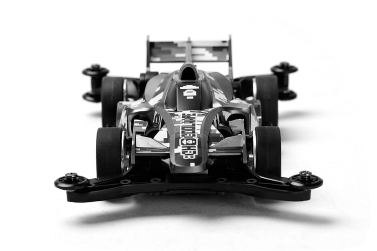 :CHOCOOLATE x AAPE by A Bathing Ape 別注版四驅車模型貼紙