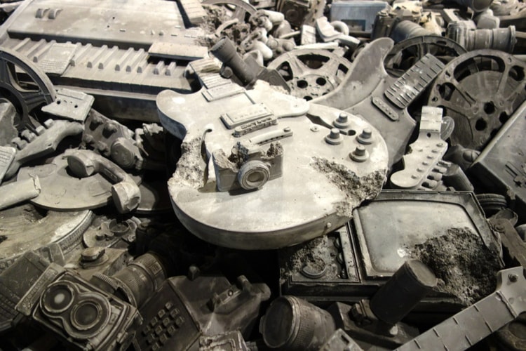 Daniel Arsham 在 Art Basel 藝術展中通過展覽「Welcome to the Future」講述時間與未來