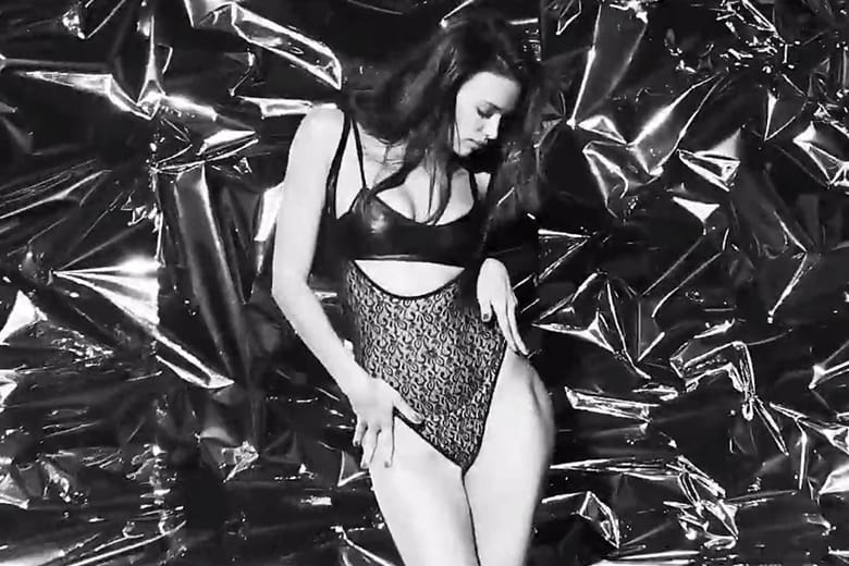 Irina Shayk 出鏡《LOVE》2014 影音日曆