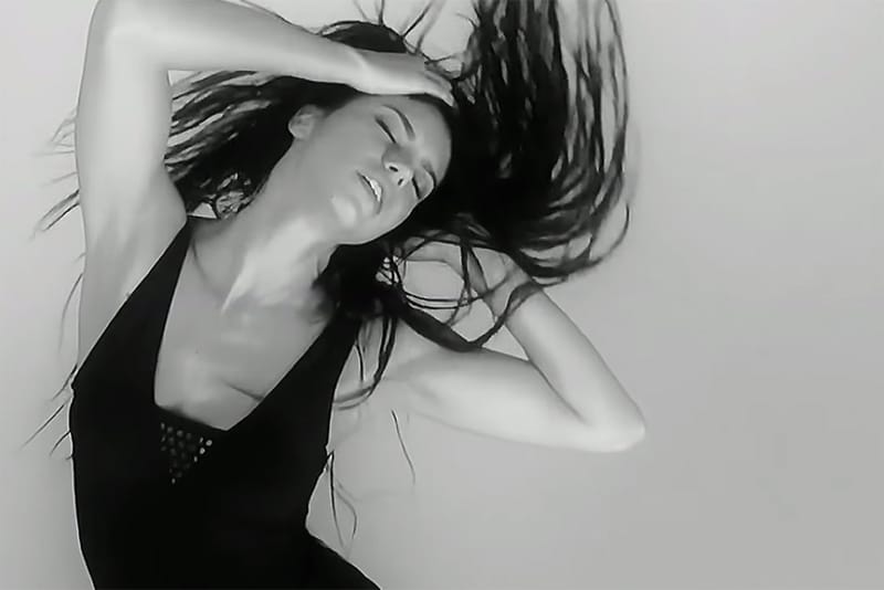 Adriana Lima、Kendall Jenner 與 Cara Delevingne 出鏡 LOVE 2014 降臨節主題系列短片