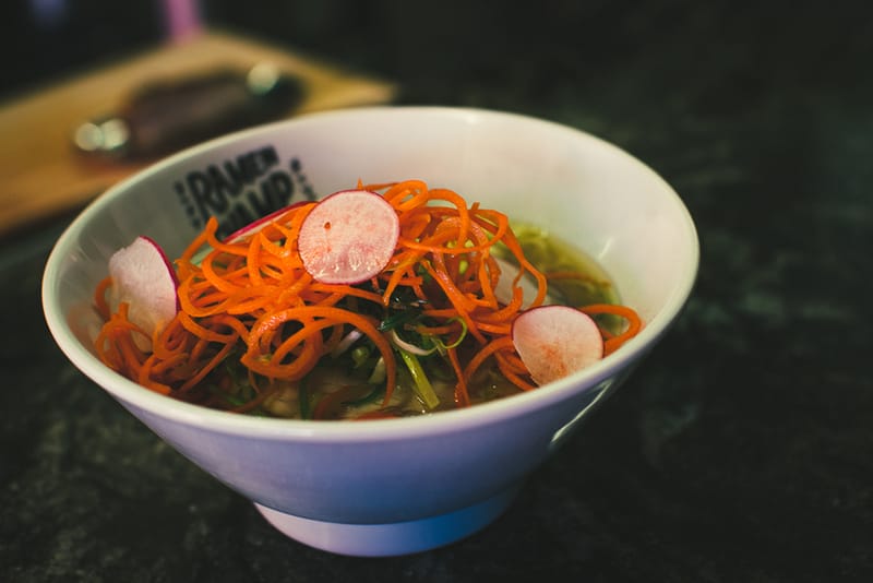 跟隨 The Hundreds 造訪洛杉磯拉麵館 Ramen Champ