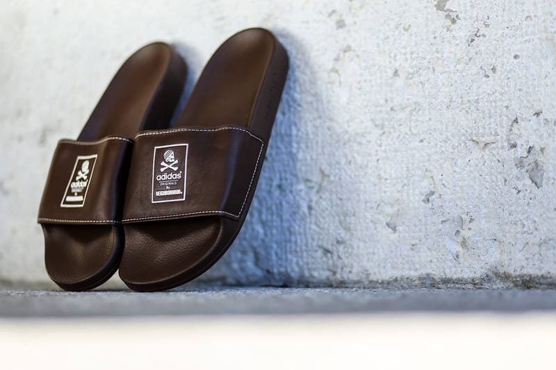 NEIGHBORHOOD x adidas Originals adilette 拖鞋