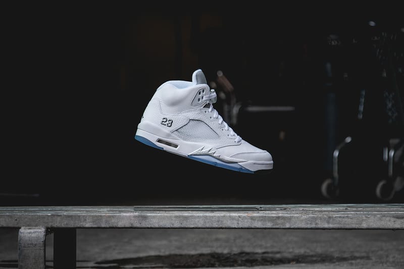 近賞 Air Jordan 5 Retro「White/Metallic Silver-Black」配色設計