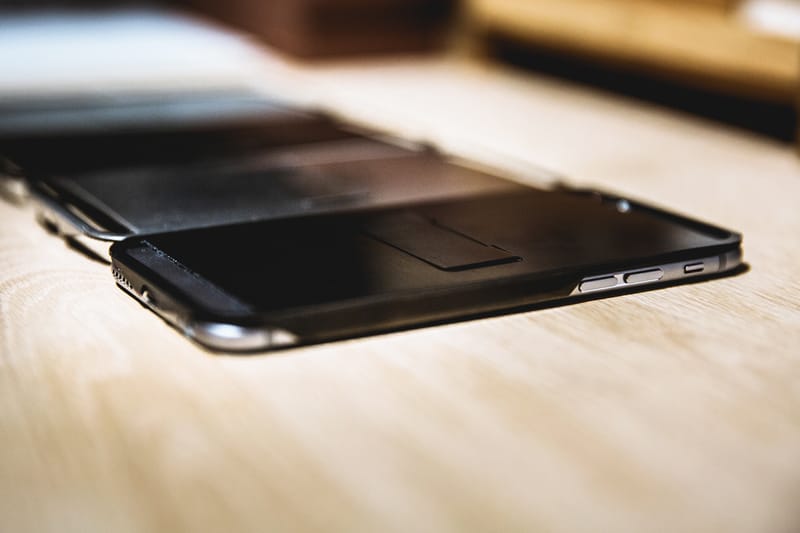 CLAUSTRUM iPhone 6 不鏽鋼手機保護殼