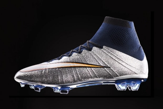 Nike Mercurial Superfly CR7「Silverware」配色