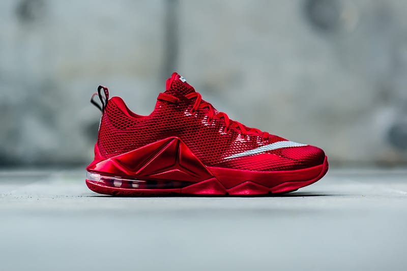 近賞 Nike Lebron 12 Low PRM 全紅配色設計