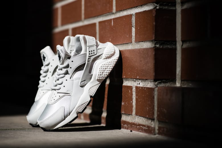 Nike WMNS Air Huarache Run 全白配色「Light Bone」