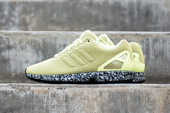 adidas Originals ZX Flux 全新配色設計「Frost Yellow」