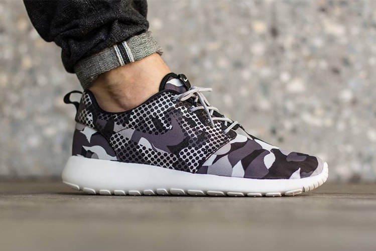 Nike Roshe One Print「Camo & Polka Dots」配色