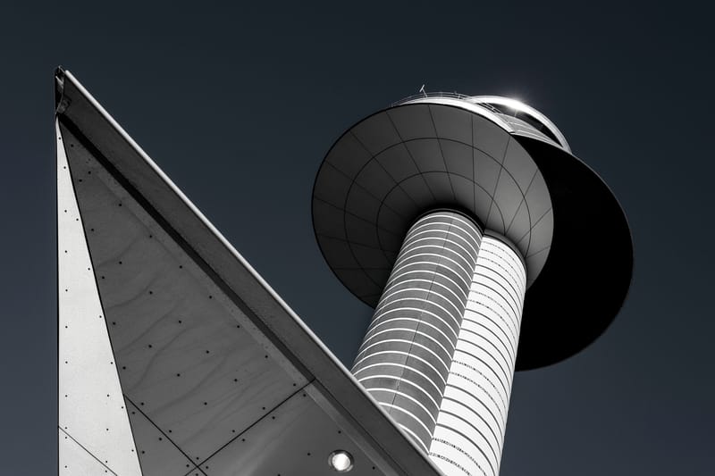 《Art of the Airport Tower》書籍呈現機場塔台超凡建築美感