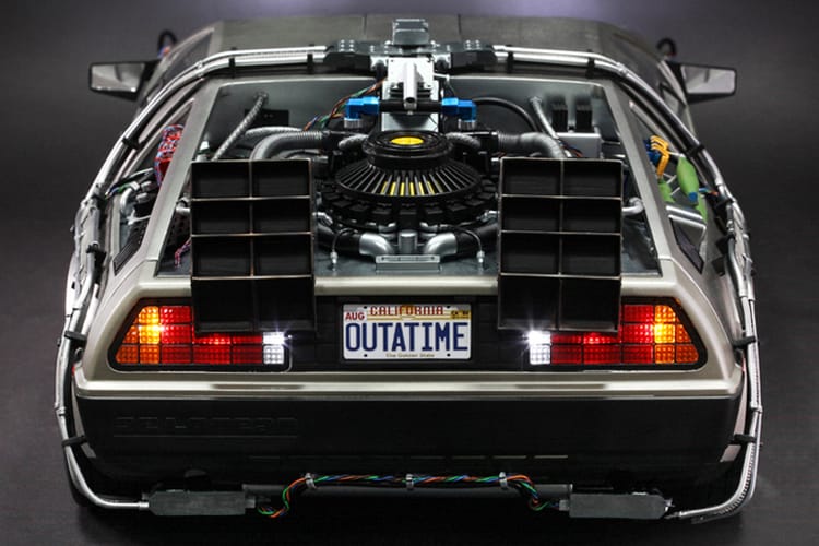 《Back to the Future》30 周年，Time Machine 再出動