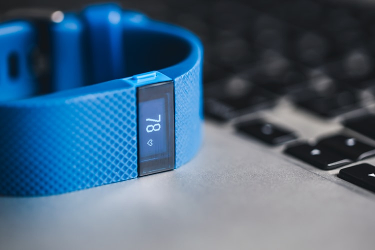 Fitbit 最新 Charge HR 近距體驗