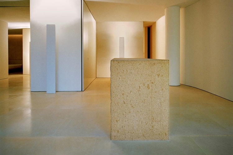 Yeezy Season 2 設計靈感來源於 Claudio Silvestrin 風格公寓