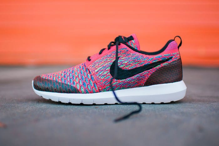Nike Roshe NM Flyknit SE 全新配色設計「Bright Crimson」