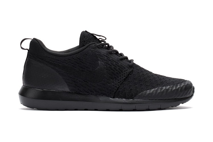Nike Roshe NM Flyknit SE「Triple Black」配色