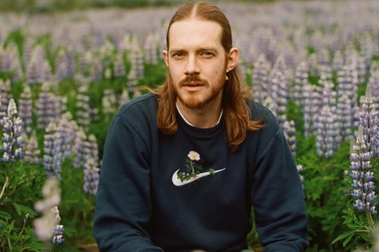 SHOWstudio 將會於聖誕節拍賣 James Merry 刺繡藝術品