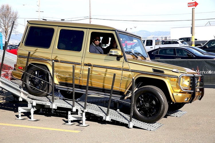 Mercedes-Benz 為 Super Bowl 50 打造黃金版本 G550