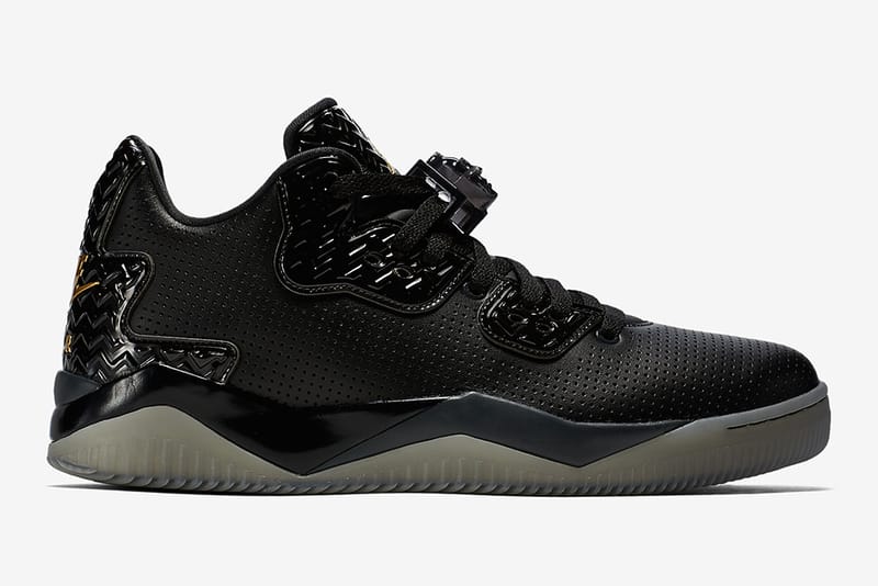 搶先預覽 Jordan Brand Spike 40 全黑配色