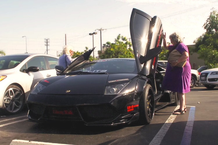 潮爆!銀髮奶奶 x2 駕御 Lamborghini Murcielago 疾走 Miami,買餸