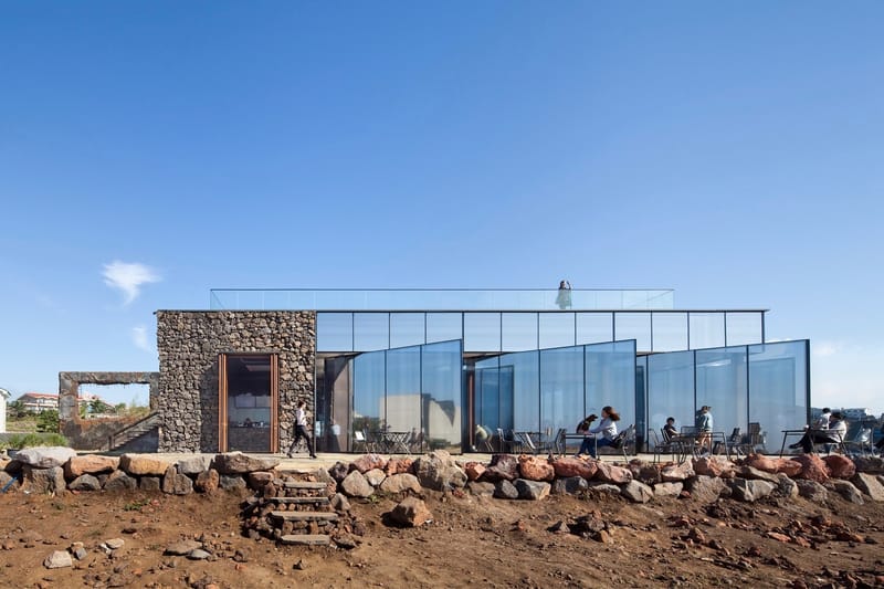 走進 G-Dragon 所有 Monsant 咖啡館