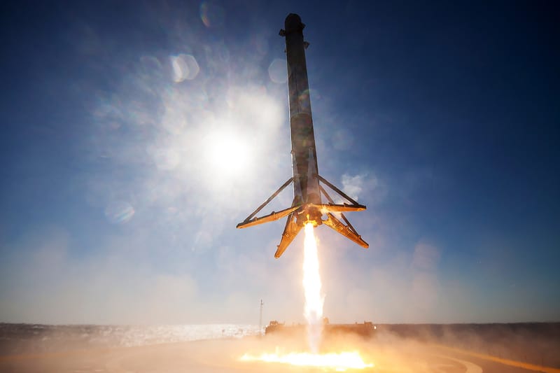  360 度近賞 SpaceX Falcon 9 降落之瞬間