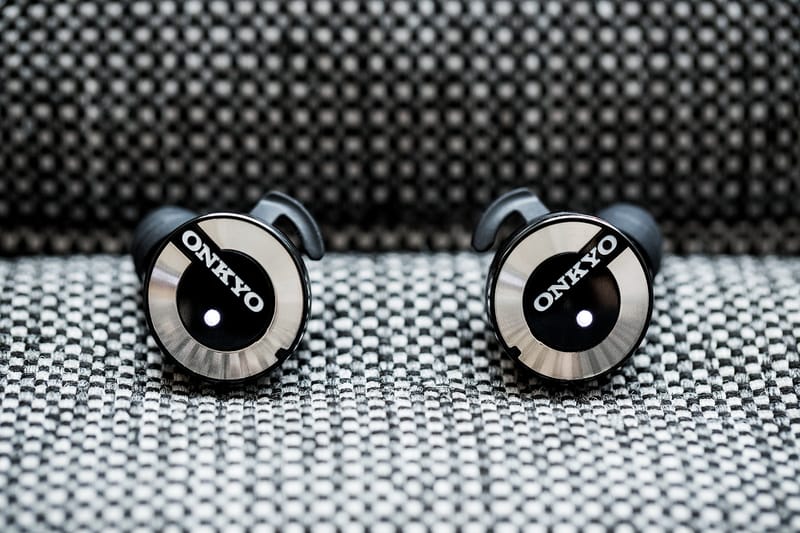 ONKYO 全無線藍芽耳機 W800BT 近賞