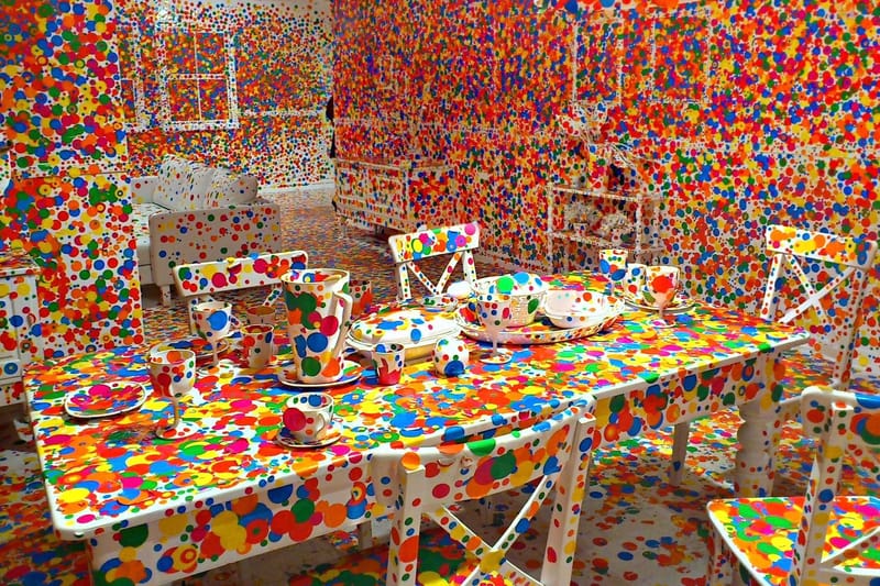 草間彌生將「翻新」Airbnb 臥室