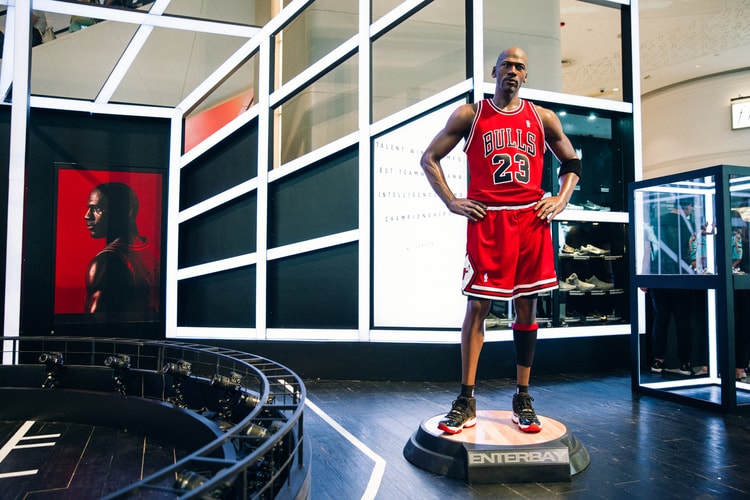 ENTERBAY 首次展出 1:1米高佐敦、高比拜仁人偶雕像