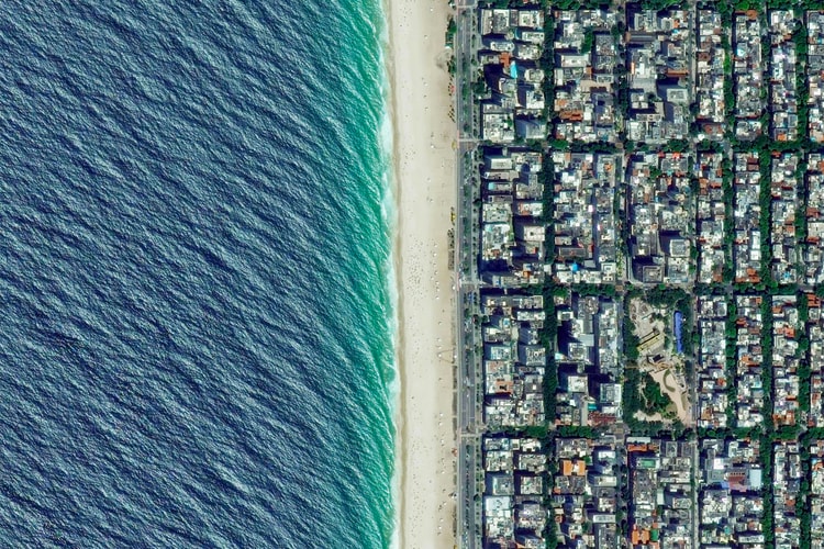 想像安坐於衛星上-遠看令人屏息的地球莊麗奇觀