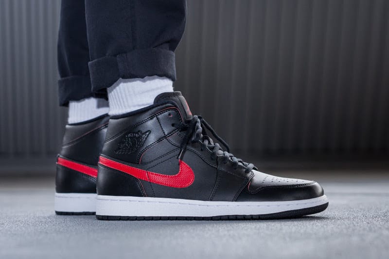 Air Jordan 1 Mid 全新黑紅配色
