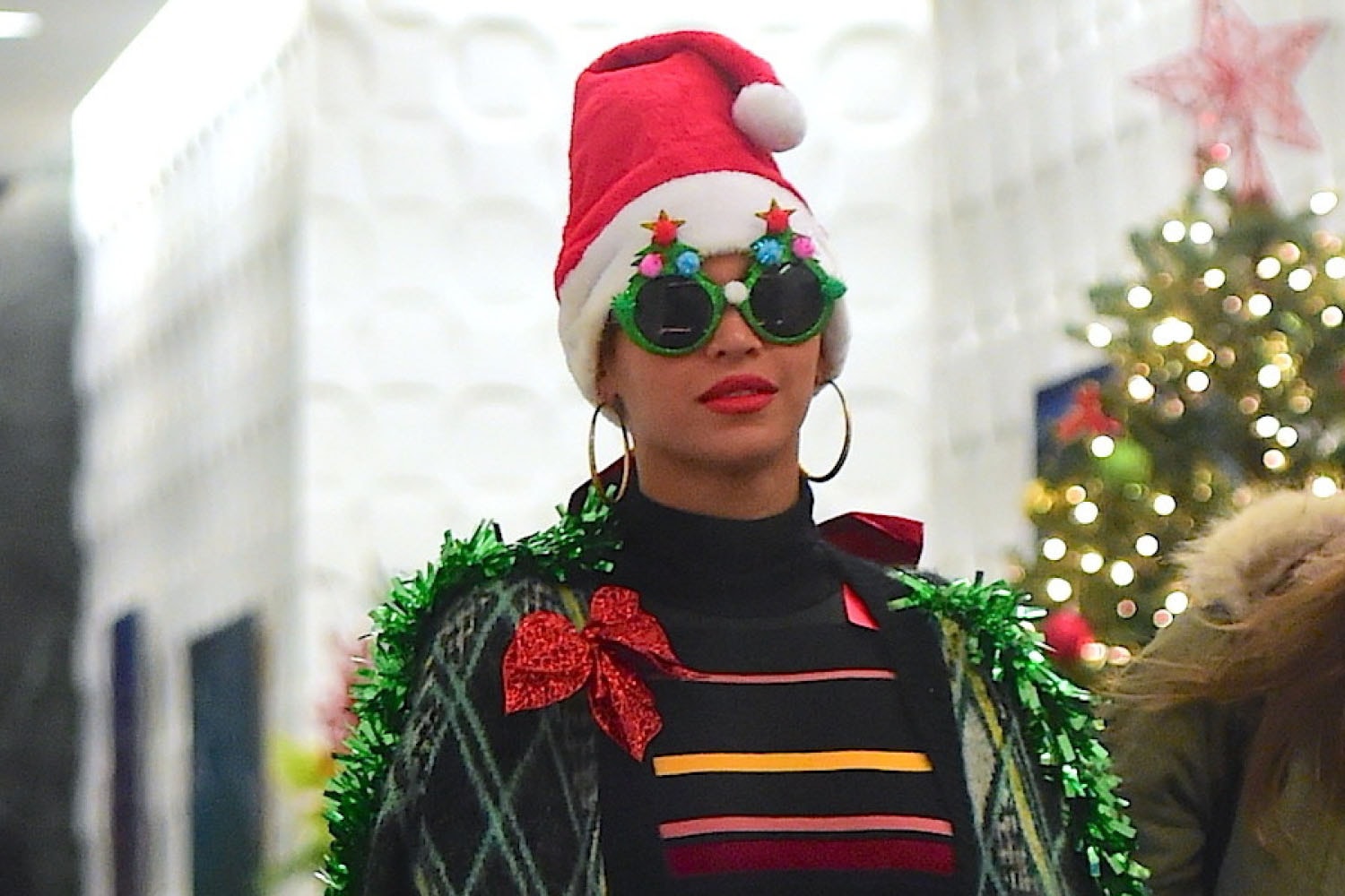 See Beyonce's Fierce & Flashy Video Christmas Card
