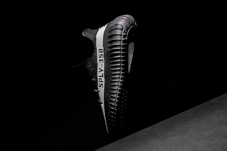近賞 adidas Originals YEEZY BOOST 350 V2 全新黑白配色