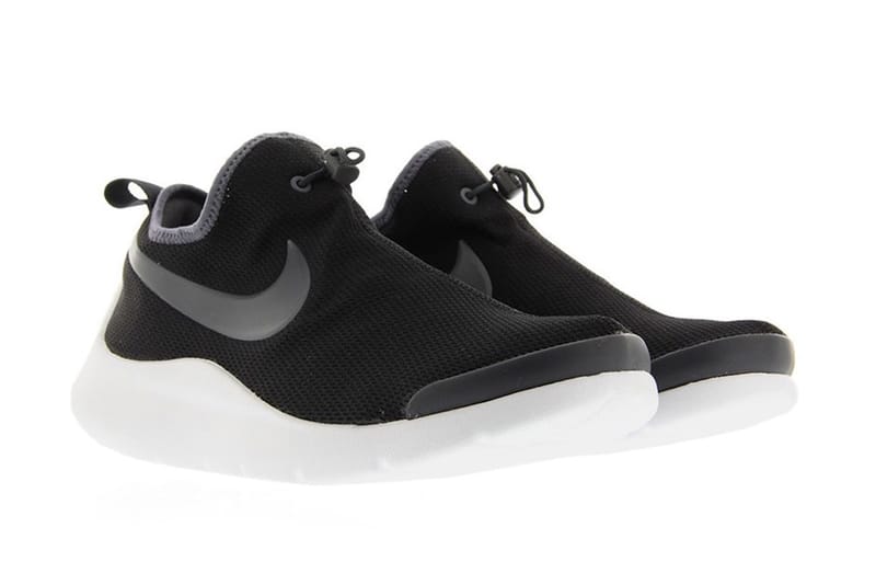 Nike 推出全新鞋款 Aptare Essential