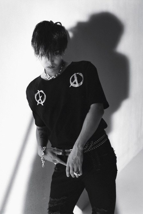 G-Dragon PEACEMINUSONE x AMBUSH Editorial Nobuyoshi Araki