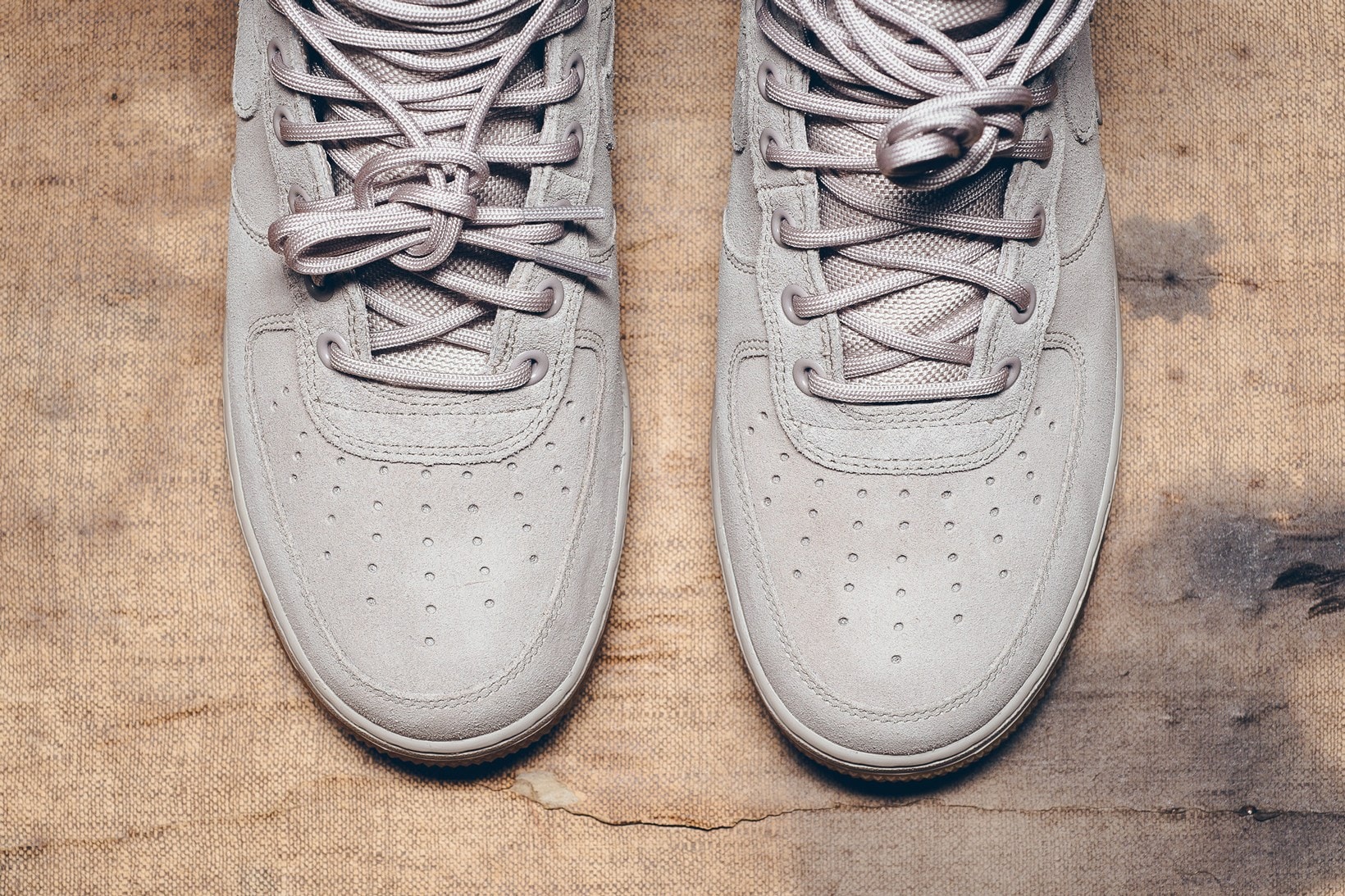 Nike Special Field Air Force 1 "String" Closer Look