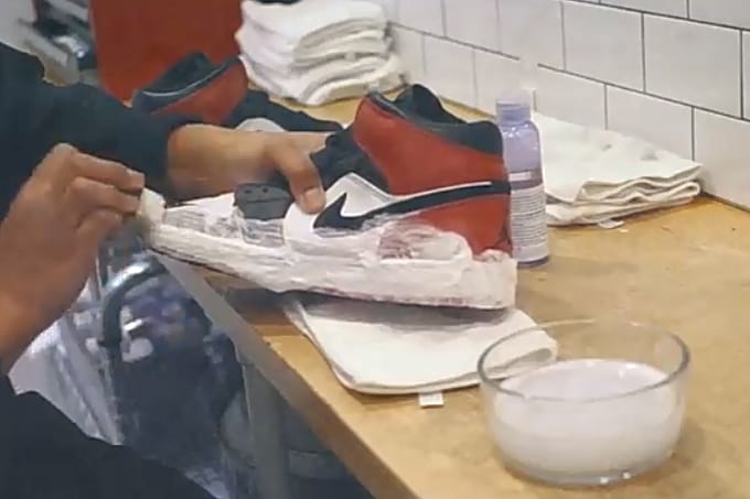 Jason Markk 以復古風介紹球鞋護理服務流程