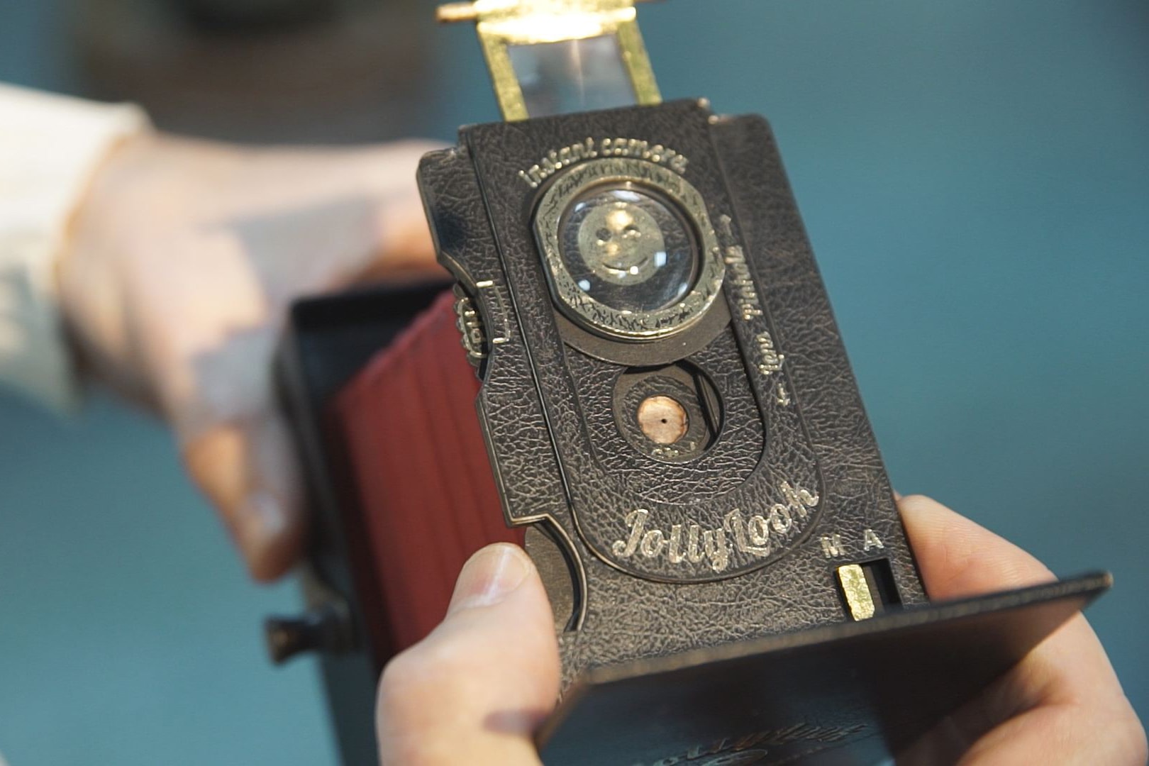 Jollylook 推出即影即有復古折疊相機