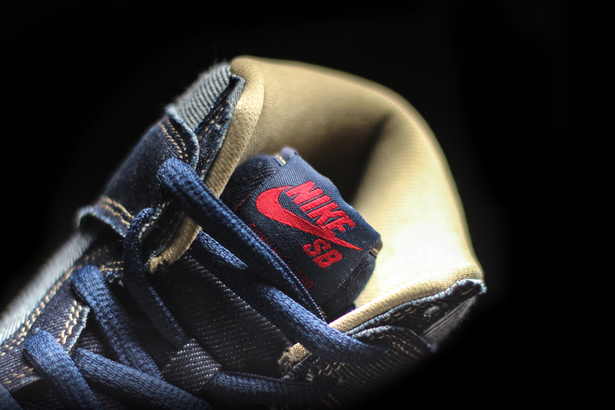Nike SB Dunk Hi "Denim" Closer Look
