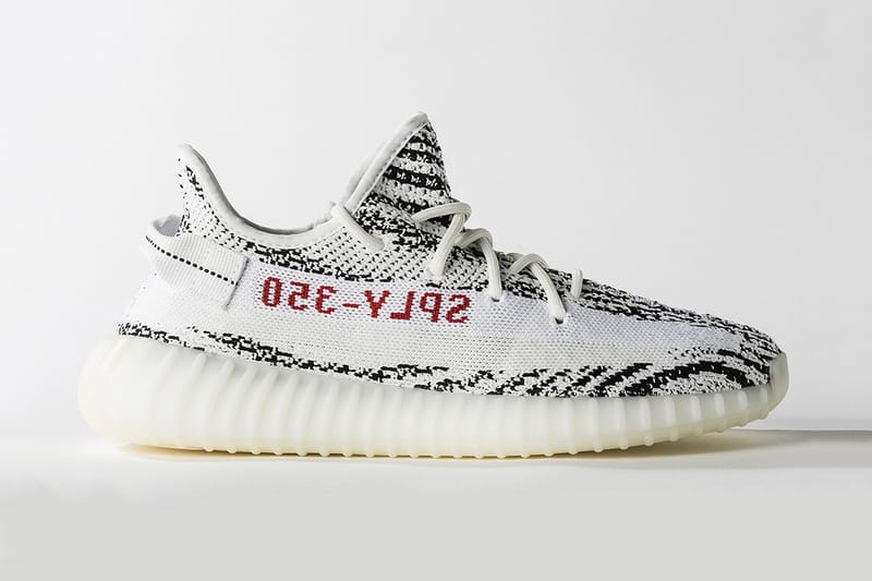 YEEZY BOOST 350 V2 全新「Zebra」配色官方圖片釋出