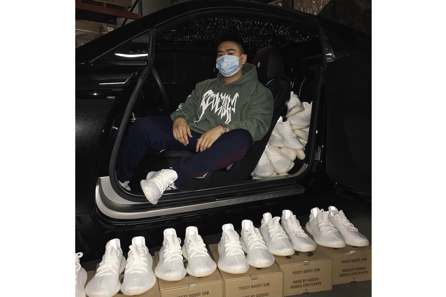 華裔鞋販 Allen Kuo 再度曬出大量未正式上架的 YEEZY BOOST 350 V2「Cream White」
