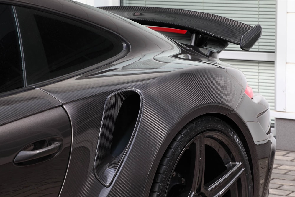 TopCar 打造 Porsche 911 Stinger GTR 碳纖維改裝跑車