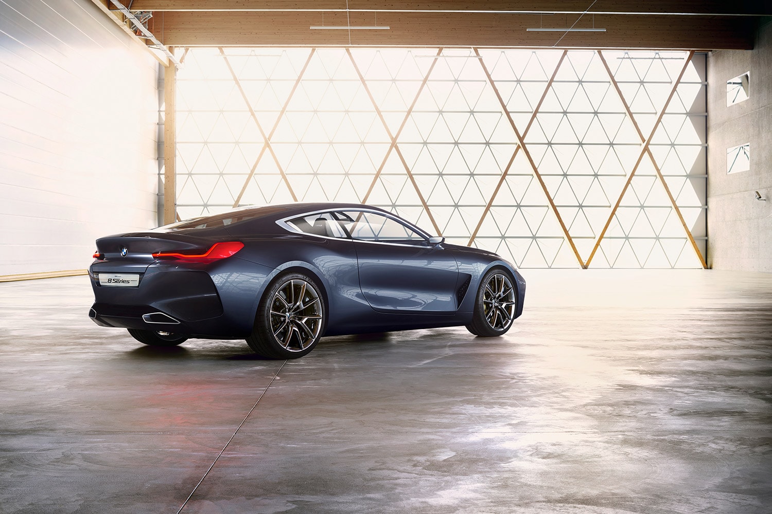 BMW 正式公佈全新 8 系概念車