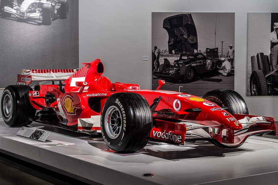 走進 Ferrari 70 周年《Seeing Red》主題展覽