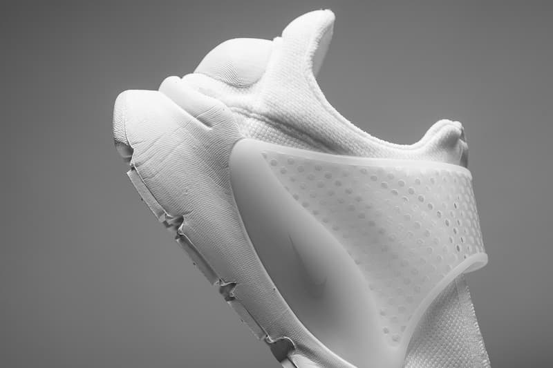 近賞 Nike Sock Dart KJCRD 全新配色設計「Triple White」