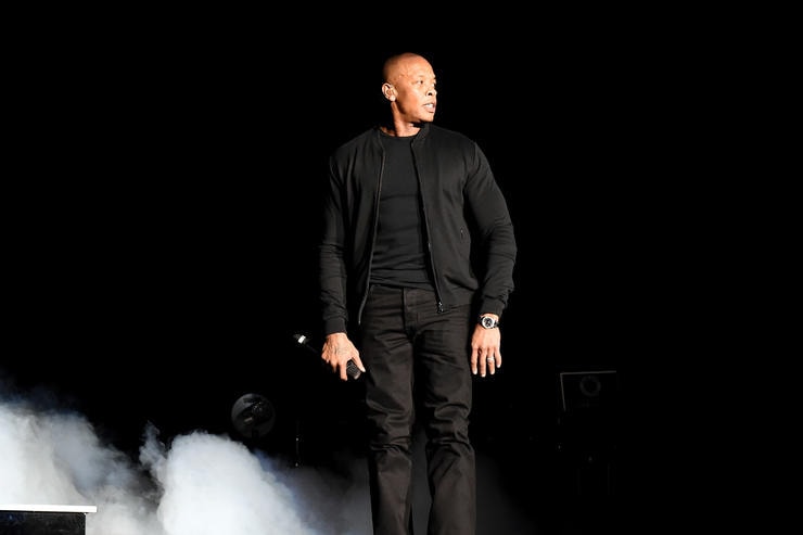 Dr. Dre 为家乡高中捐款 1,000 万美元建造艺术中心