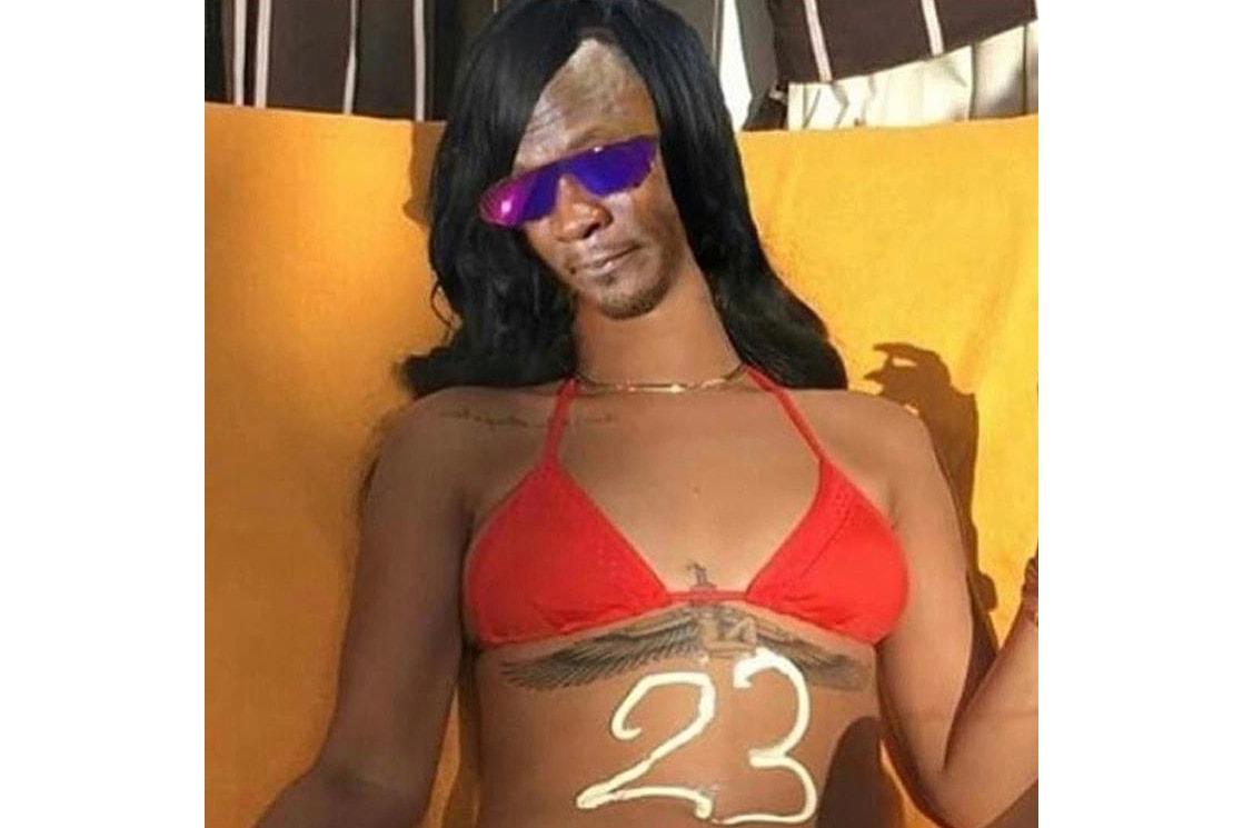 Rihanna 用恶搞方式力挺 LeBron James