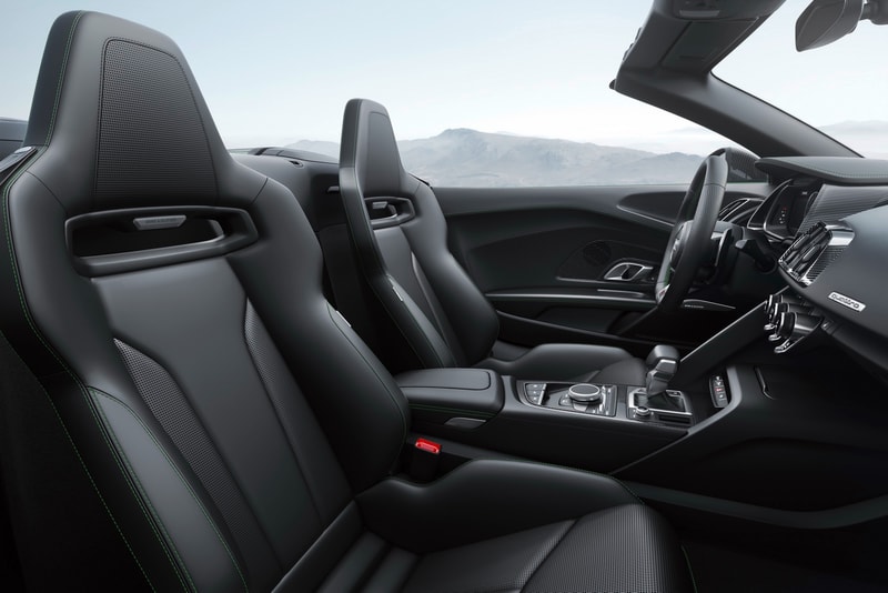 Audi 發佈 R8 V10 Spyder Plus 敞篷跑車
