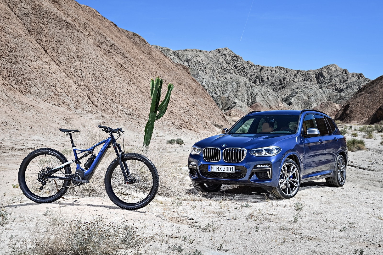 BMW 攜手 Specialized 以 2018 X3 為靈感打造聯名電動山地自行車