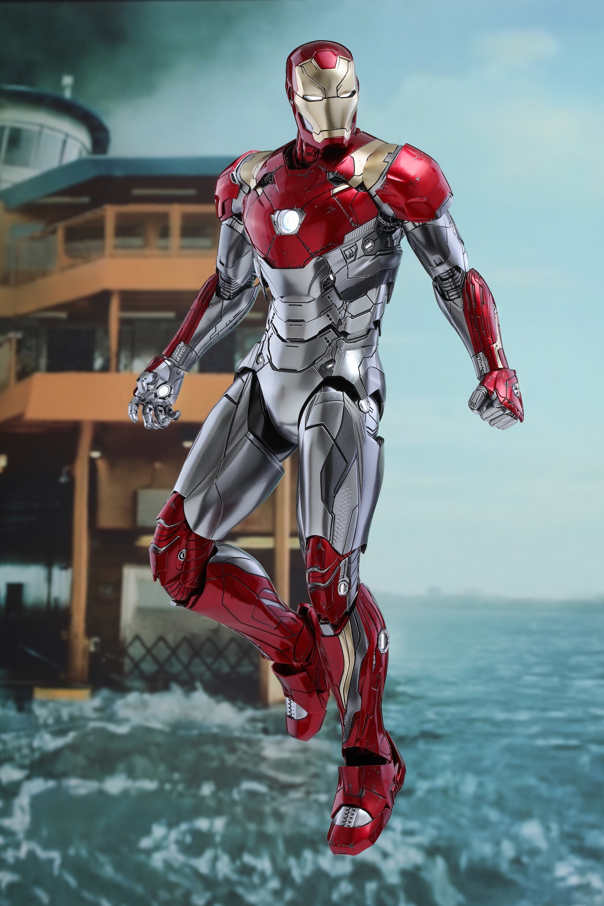 Hot Toys 製作《Spider Man：Homecoming》Iron Man 1:6 比例 Mark XLVII 合金珍藏人偶登場